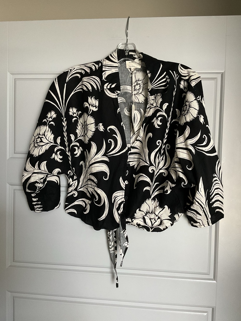 Nicole Miller Black & White Floral Tie-Waist Jacket
